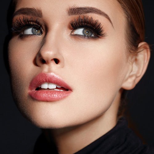 model wearing mink lashes