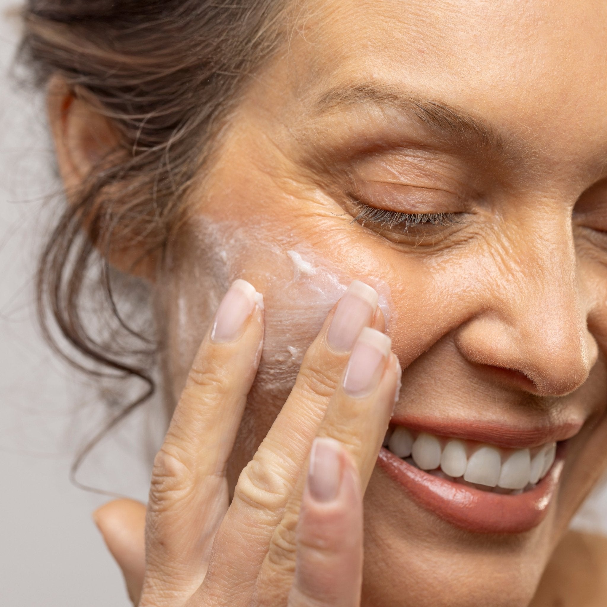 Say Goodnight Exfoliating Cleanser - GoodJanes